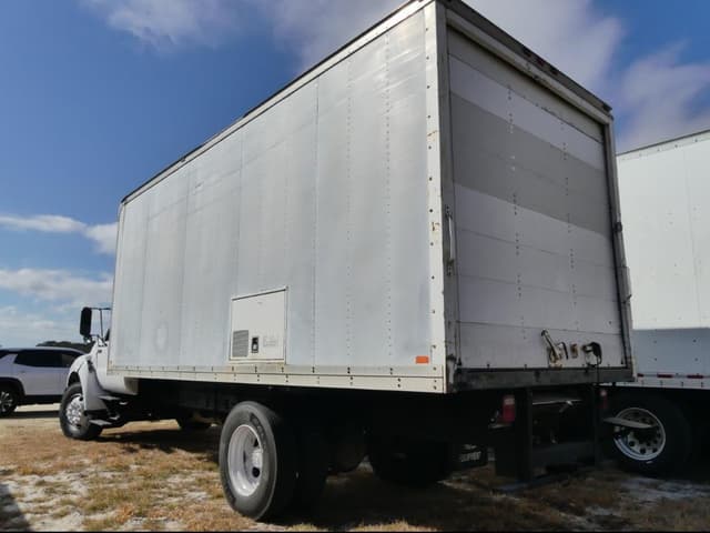 Image of Ford F-650 equipment image 2