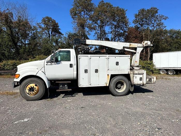 Image of Ford F-650 Primary image