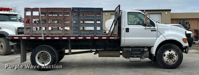 Image of Ford F-650 equipment image 3