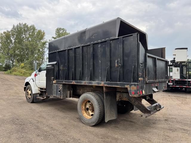 Image of Ford F-650 equipment image 2