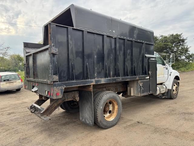 Image of Ford F-650 equipment image 4