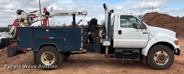 Image of Ford F-650 equipment image 3