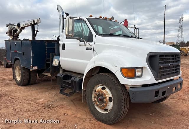 Image of Ford F-650 equipment image 2