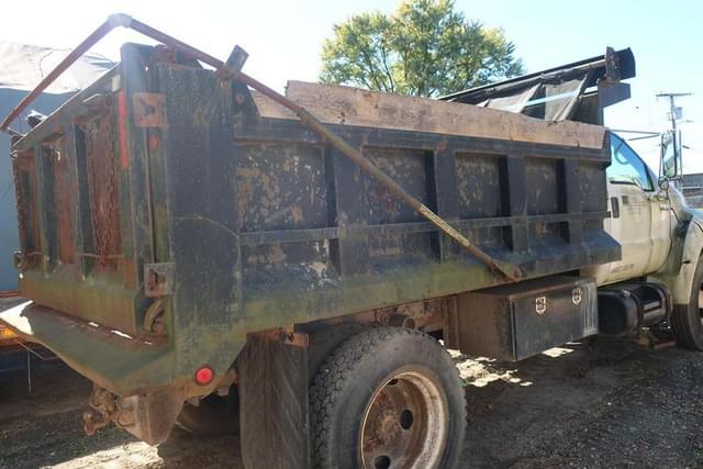 Image of Ford F-650 equipment image 3