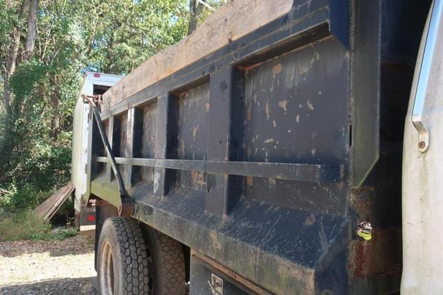 Image of Ford F-650 equipment image 4