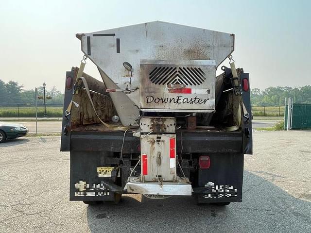Image of Ford F-650 equipment image 3