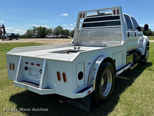 Image of Ford F-750 equipment image 4