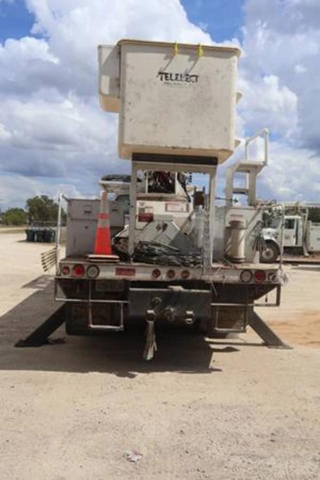 Image of Ford F-750 equipment image 3