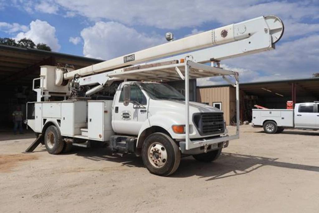Image of Ford F-750 Primary image