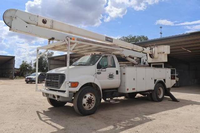 Image of Ford F-750 equipment image 1
