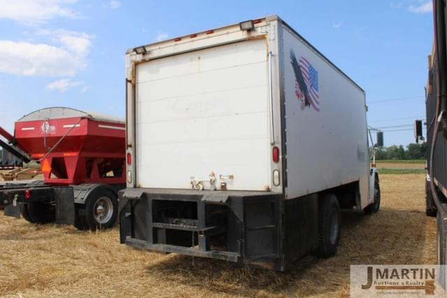 Image of Freightliner FL70 equipment image 2
