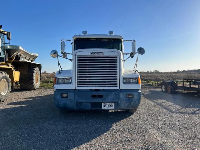 Image of Freightliner FLD120 equipment image 1