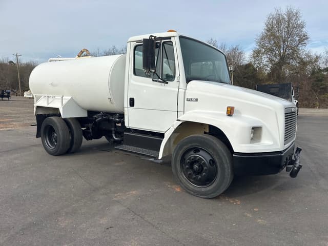 Image of Freightliner Business Class M2 106 equipment image 2