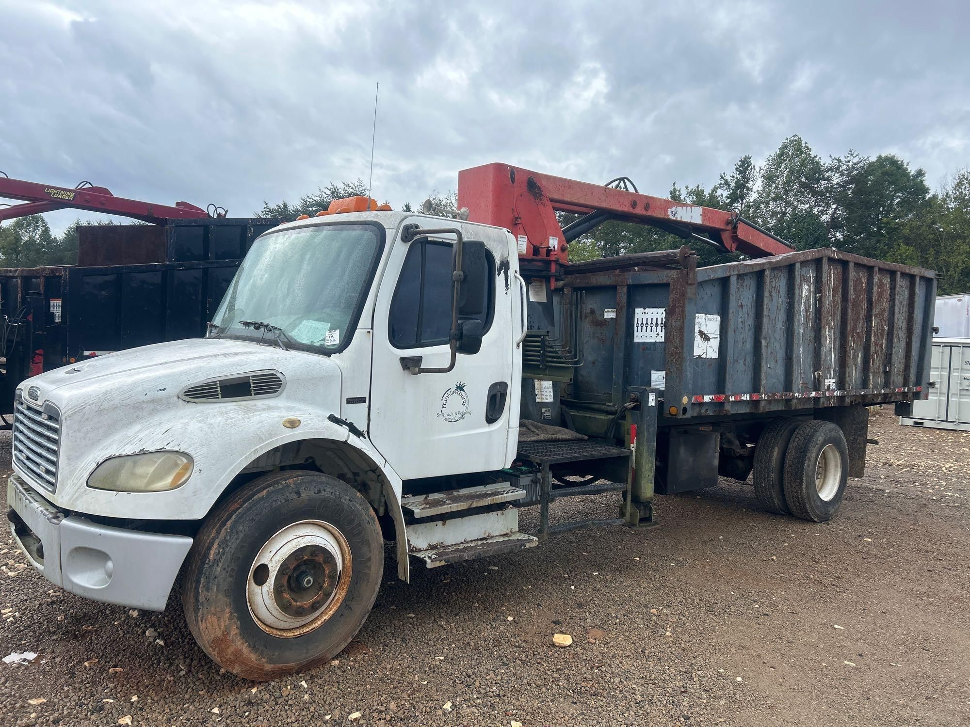 Main image Freightliner Business Class M2 106