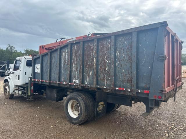 Image of Freightliner Business Class M2 106 equipment image 3