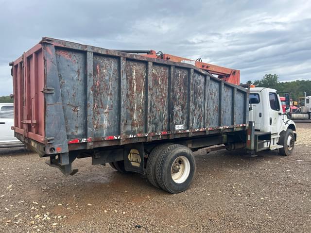 Image of Freightliner Business Class M2 106 equipment image 2