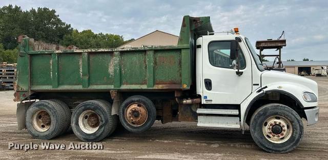 Image of Freightliner Business Class M2 equipment image 3