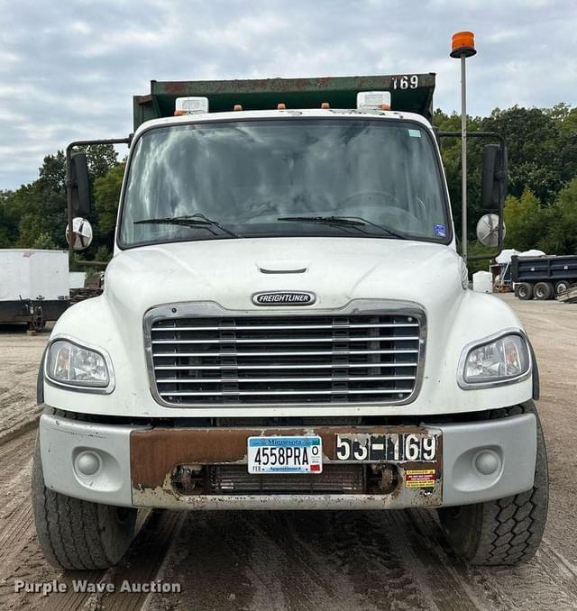 Image of Freightliner Business Class M2 equipment image 1