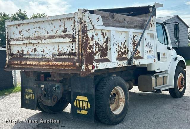 Image of Freightliner Business Class M2 equipment image 4