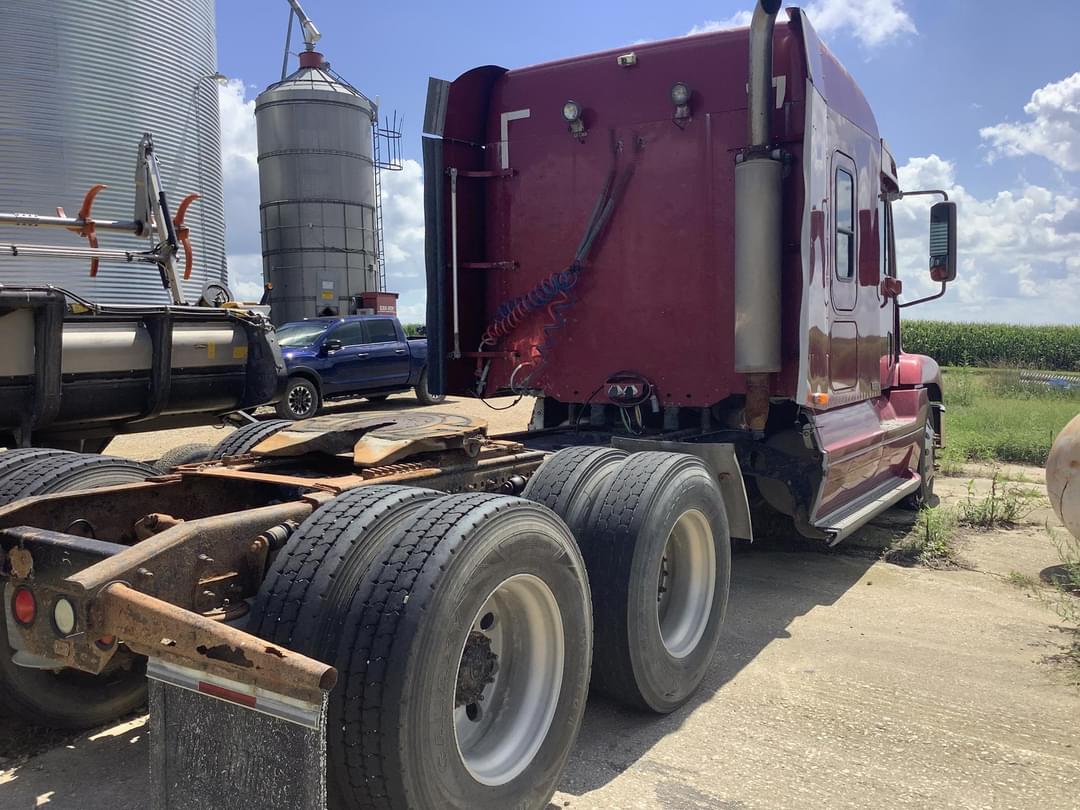 Image of Freightliner Century 120 Primary Image