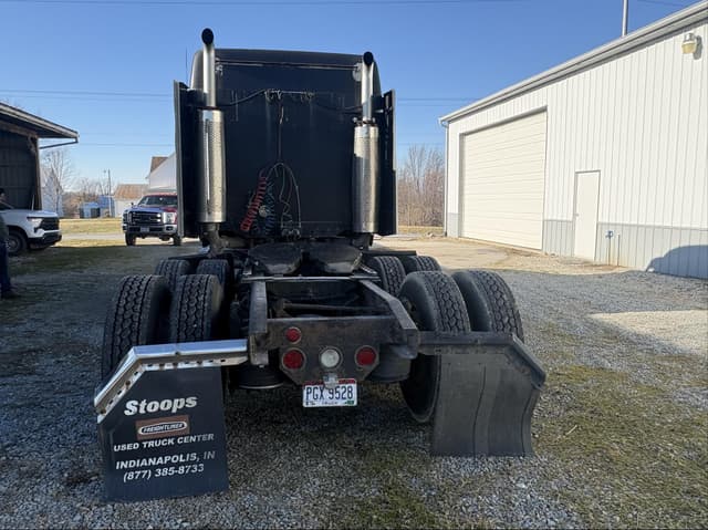 Image of Freightliner Century 120 equipment image 3