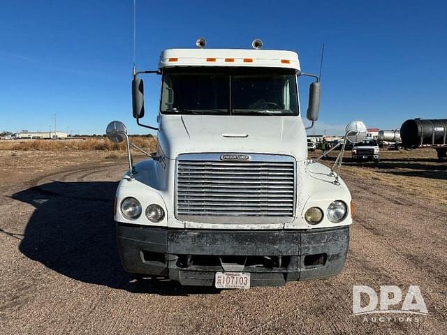 Image of Freightliner Century Class S/T equipment image 2