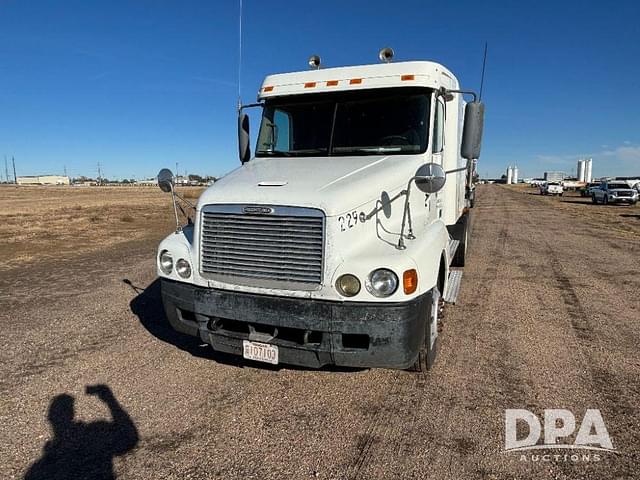 Image of Freightliner Century Class S/T equipment image 1