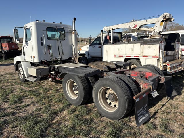 Image of Freightliner ST112 equipment image 3