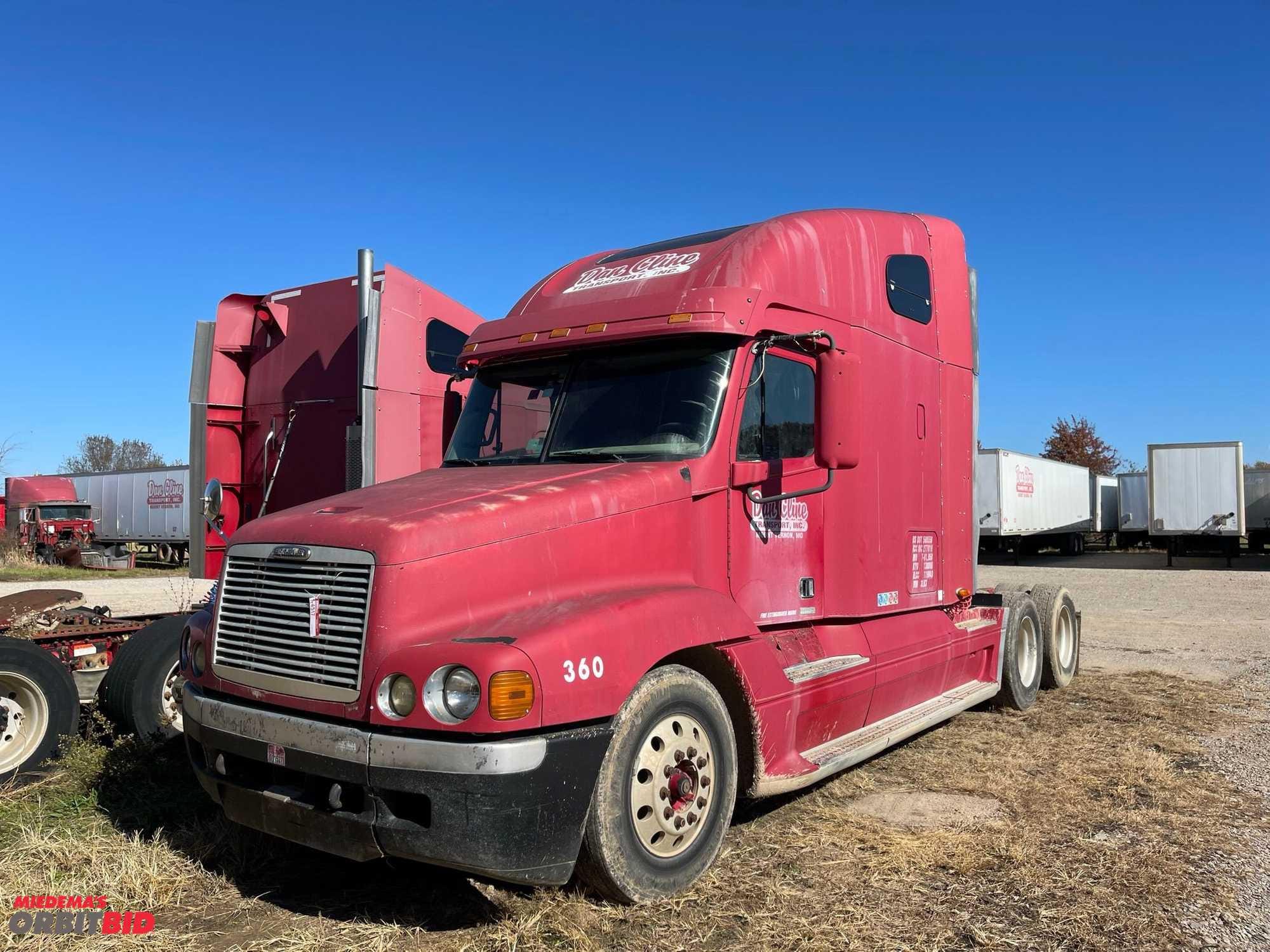Main image Freightliner Century Class