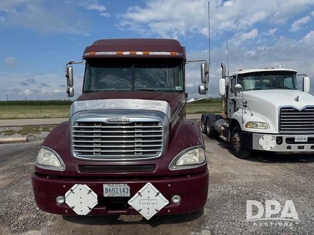 Image of Freightliner CL120 equipment image 2