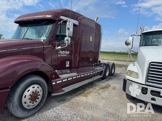 Image of Freightliner CL120 equipment image 4