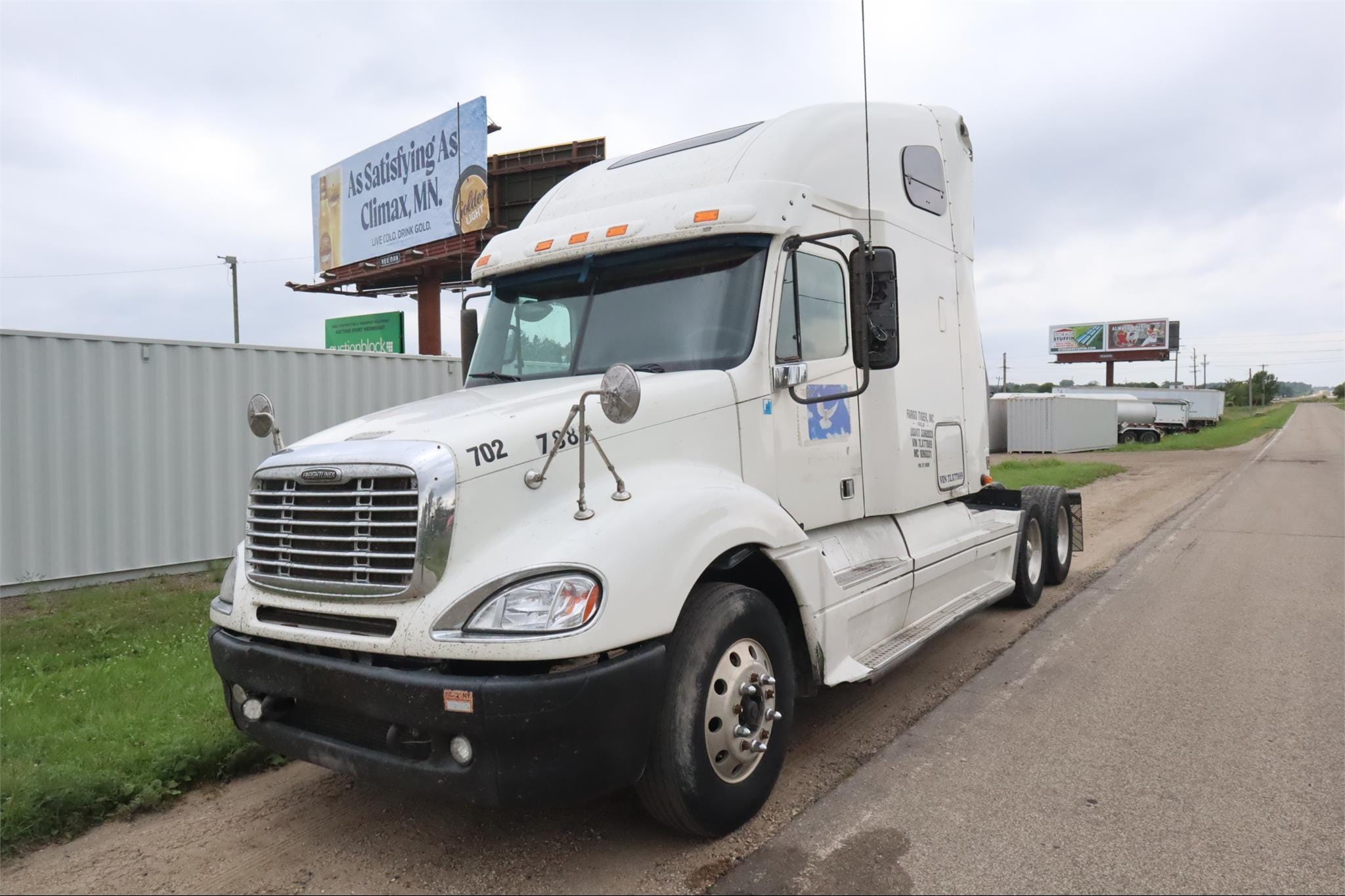Main image Freightliner Columbia 120