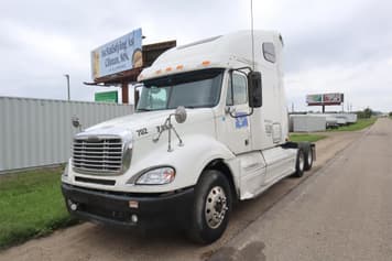 Main image Freightliner Columbia 120