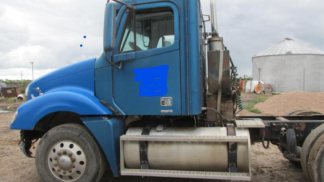 Image of Freightliner Columbia 120 Primary image