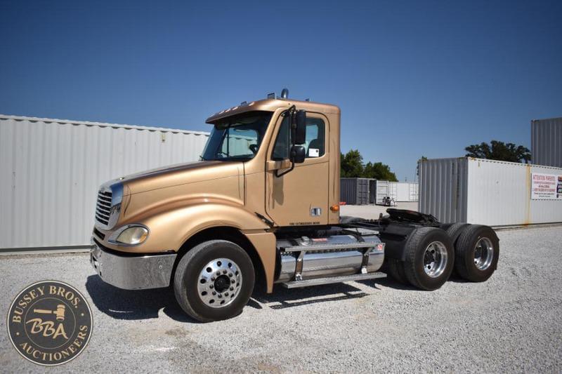 Image of Freightliner Columbia 120 Primary image