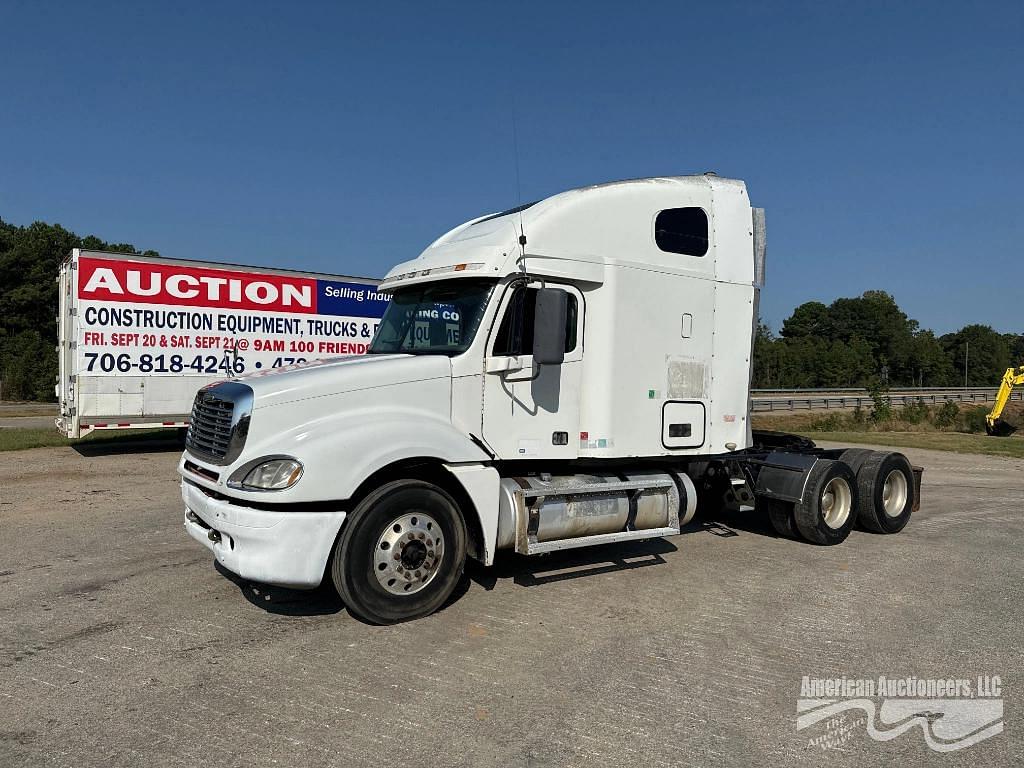 Image of Freightliner Columbia 120 Primary image