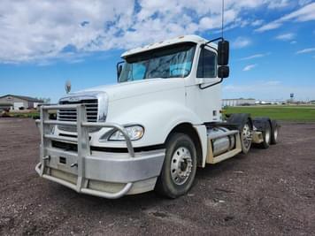 Main image Freightliner Columbia 120