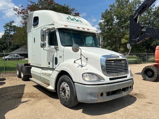 Image of Freightliner Columbia equipment image 1