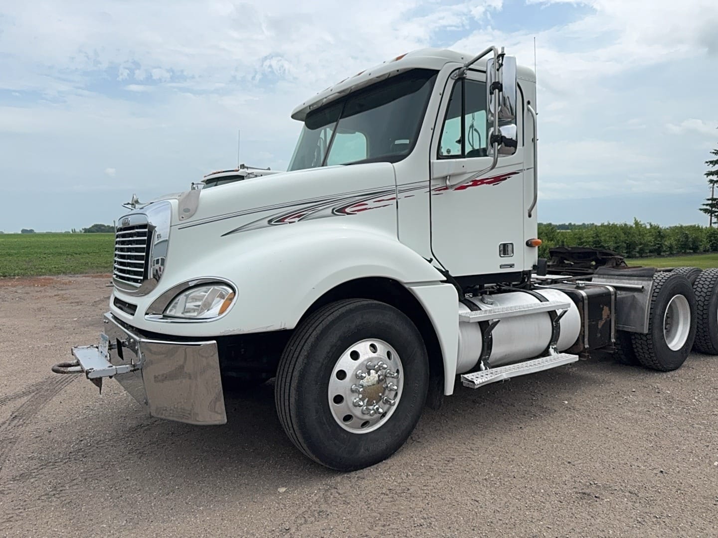 2003 Freightliner Columbia Equipment Image0