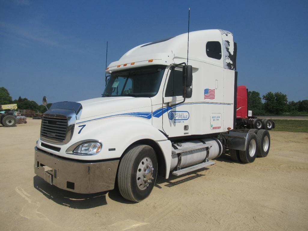Main image Freightliner Columbia