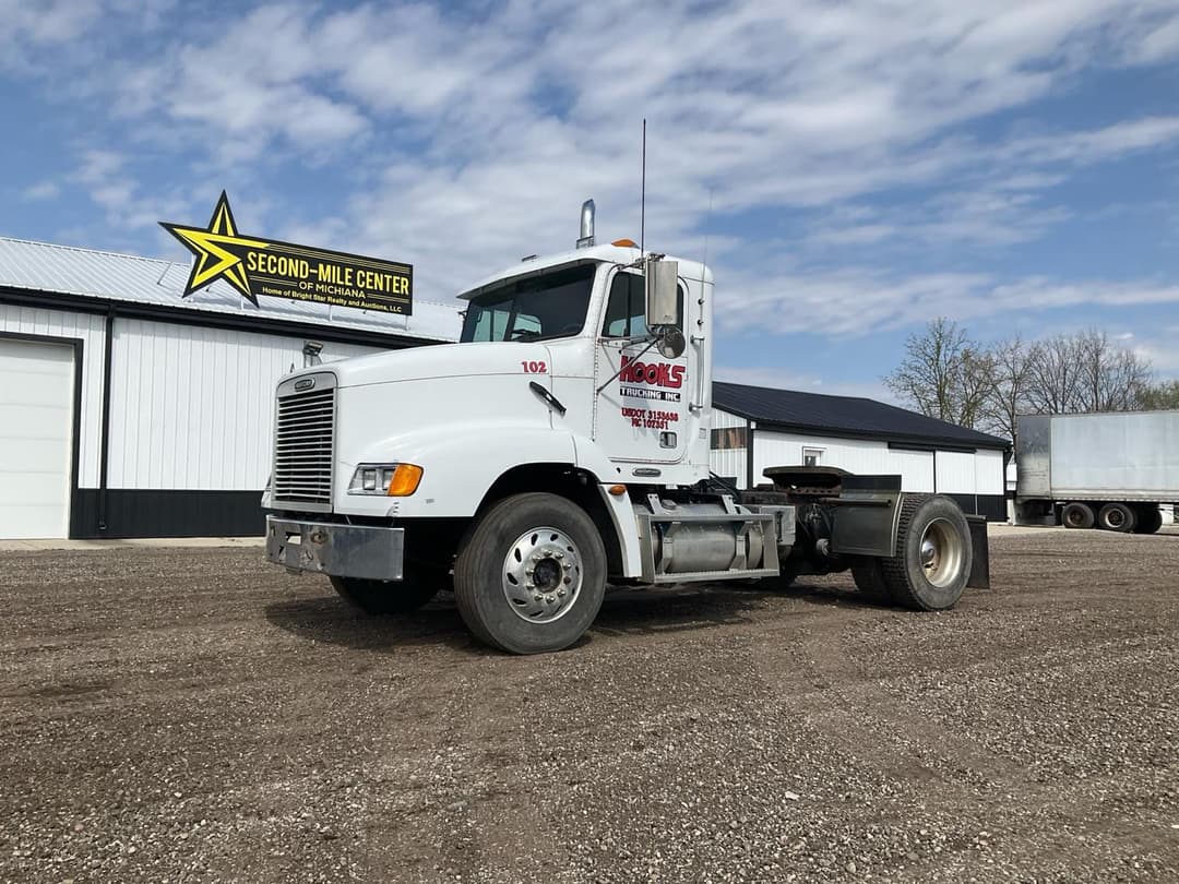 Image of Freightliner FLD112 Primary image