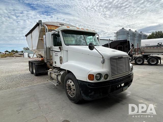 Image of Freightliner CST120 equipment image 1