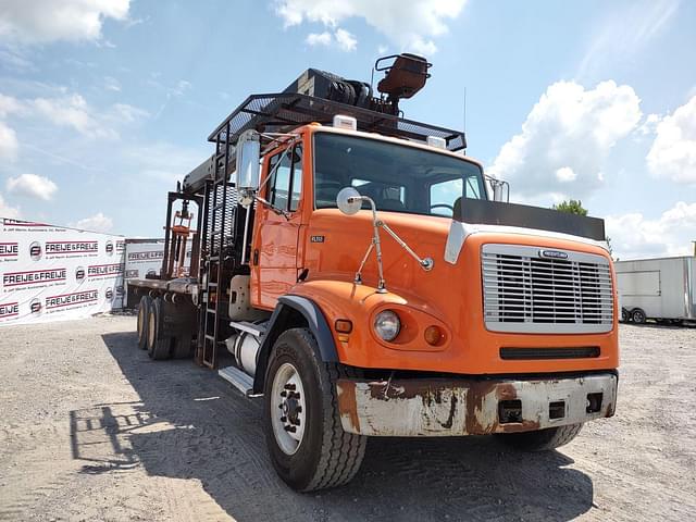 Image of Freightliner FL112 equipment image 2