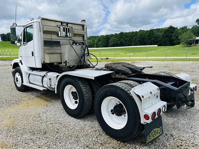 Image of Freightliner FL112 equipment image 2