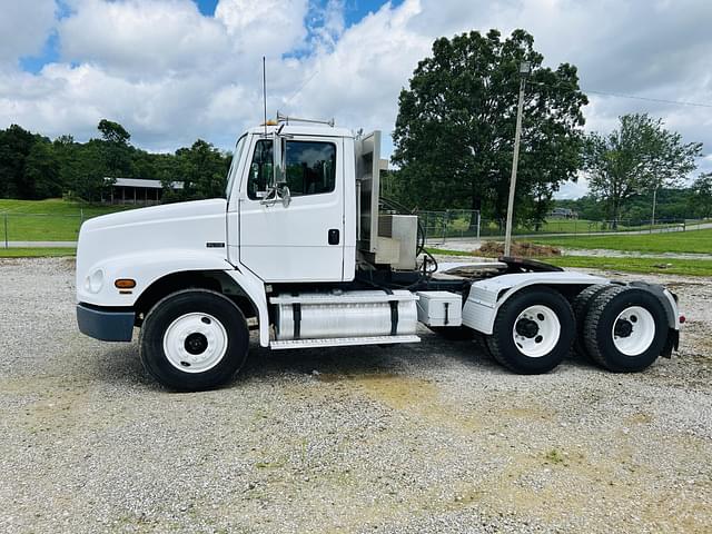 Image of Freightliner FL112 equipment image 1