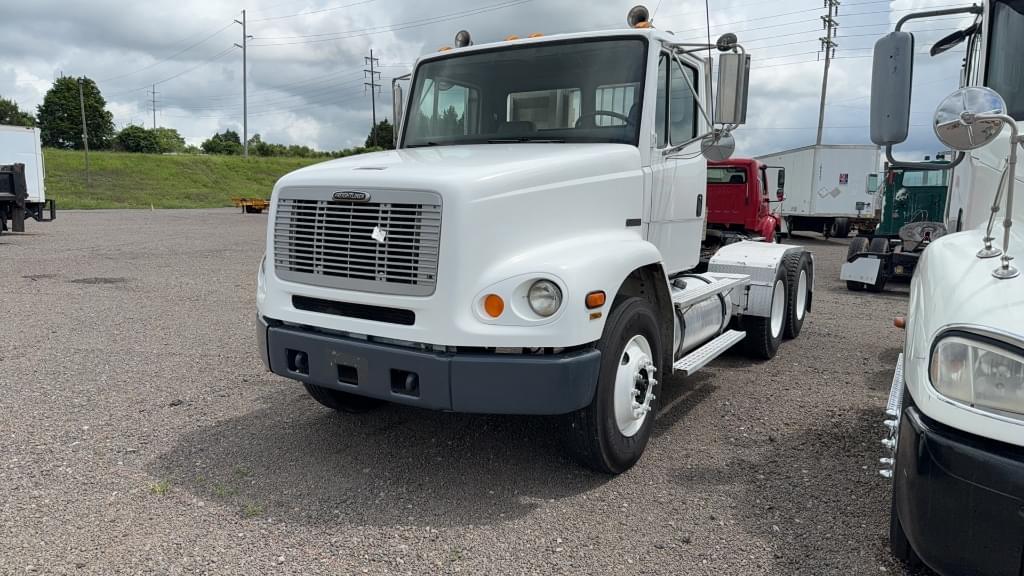 Image of Freightliner FL112 Primary image