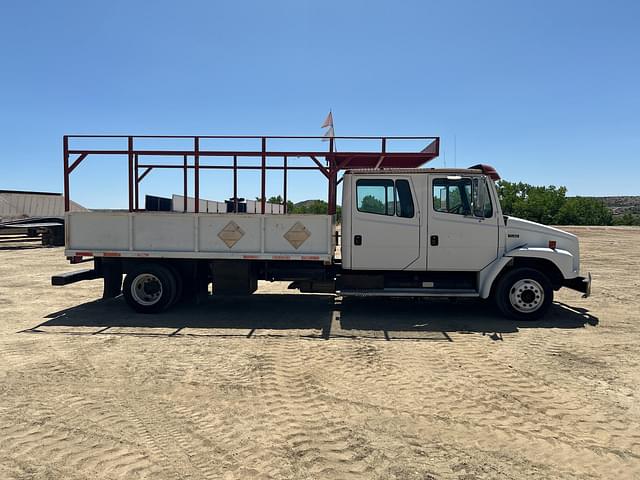 Image of Freightliner FL60 equipment image 3