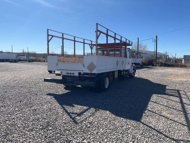 Image of Freightliner FL60 equipment image 3