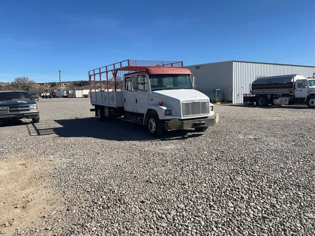 Image of Freightliner FL60 equipment image 2