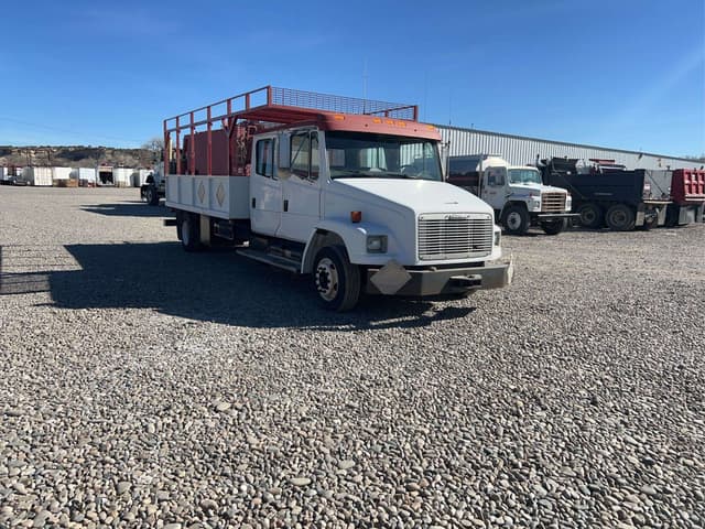 Image of Freightliner FL60 equipment image 2